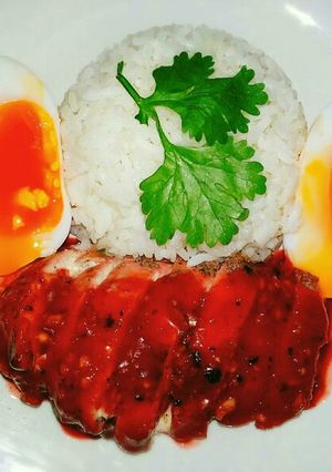 รูปของ ข้าวไก่แดงไข่ต้มลาวา