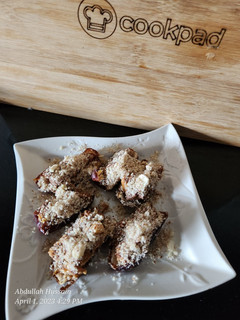 A picture of Snicker Filled Dates.