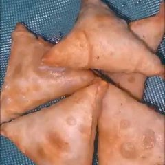 A picture of Cheese Samosa.
