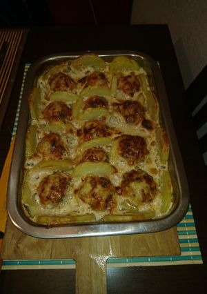Una foto de Albóndigas a la crema con queso gratinado