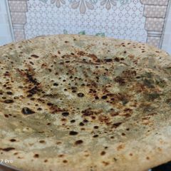 A picture of Saag Wala paratha.
