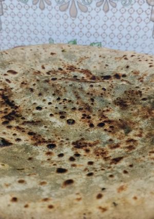 A picture of Saag Wala paratha.