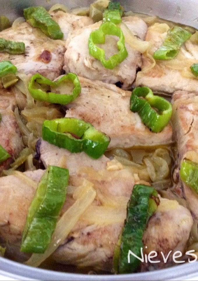 Una foto de Bonito encebollado