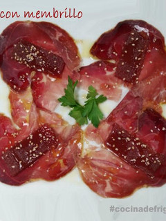 Una foto de Cecina con Membrillo