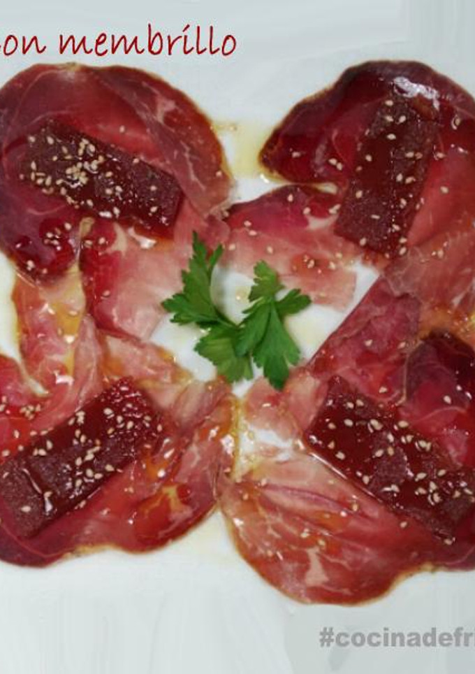 Una foto de Cecina con Membrillo