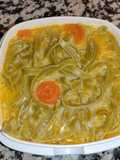 Cintas de espinacas con caldo de guisado pollo día anterior