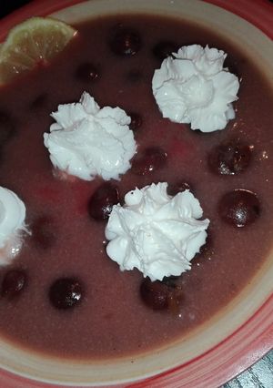 Meggyleves recept fotója