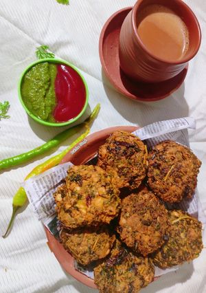 A picture of Methi chana daal vada.