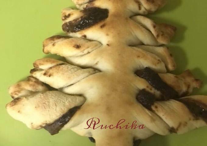 Nutella Christmas Tree Bread