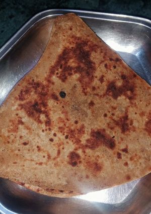 तिकोना पराठा(tikona paratha recipe in hindi) रेसिपी मुख्य फोटो