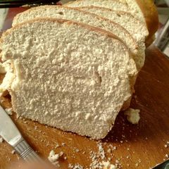 White bread A picture of White bread.