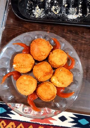 عکسی از دستور توپک پنیری سیب زمینی😋🍘