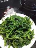 Rau muống luộc lá sấu