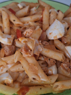 Una foto de Macarrones con pollo