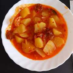 Una foto de Patatas a la riojana