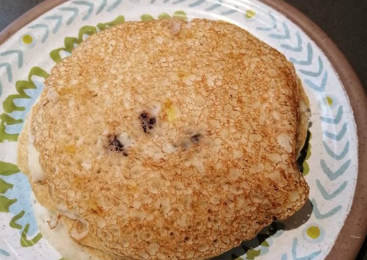 Recipe: Yummy Banana and Raisen Pancake