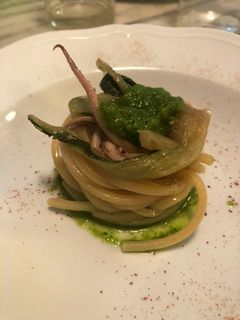 Foto di Spaghetti totani cicoria cimata e pesto di prezzemolo