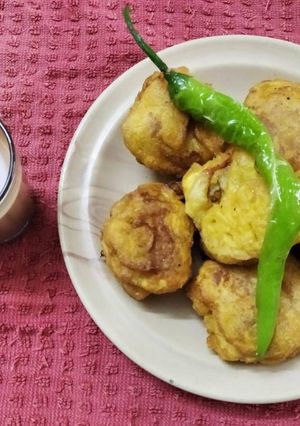 A picture of Pav bhaji fritters.