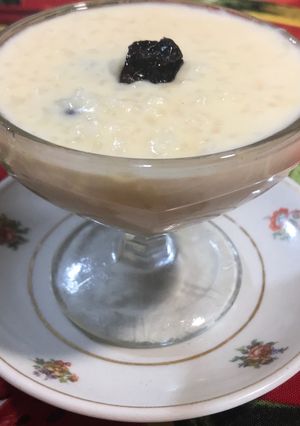 Una foto de Arroz con leche y pasas