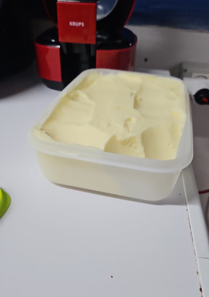 Una foto de Helado de piña y coco Thermomix 6