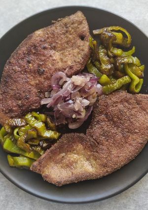 Una foto de Filetes de hígado empanados