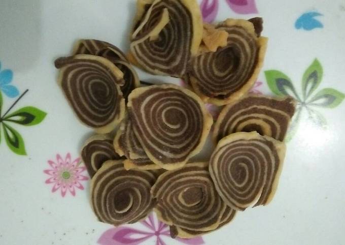 Anti Ribet, Bikin Kue kuping gajah Wajib Dicoba