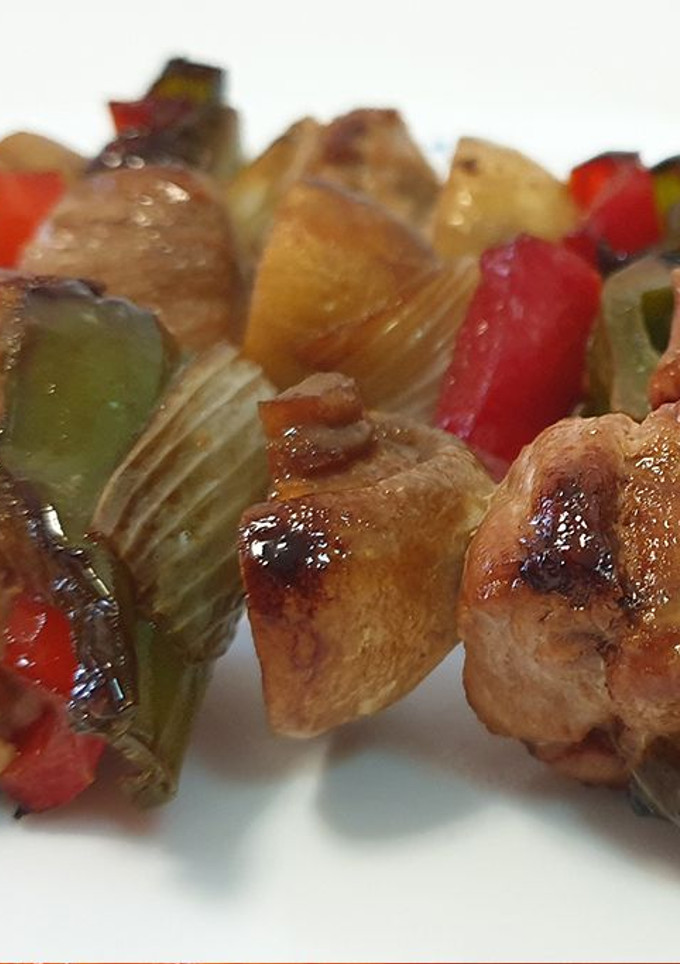 Una foto de Brochetas de cerdo