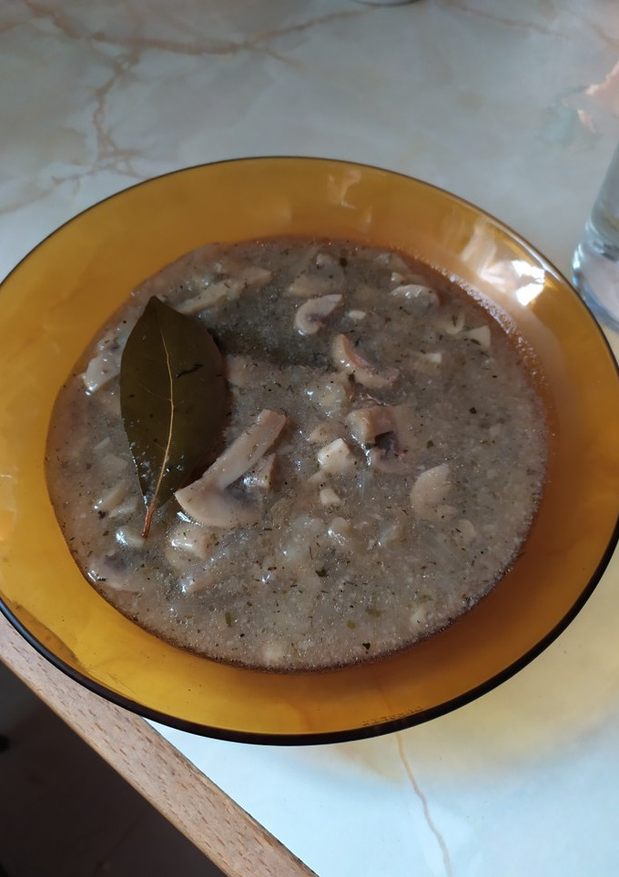 Una foto de Sopa de champiñones y cebolla