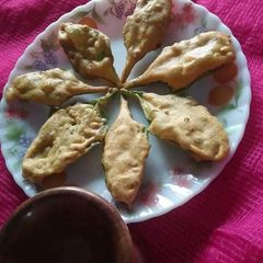 A picture of Palak leafy pakoda.