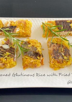 A picture of Seasoned Glutinous Rice with Fried Tilapia.