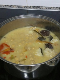 Una foto de Potaje de garbanzos y bacalao al estilo de mi pueblo