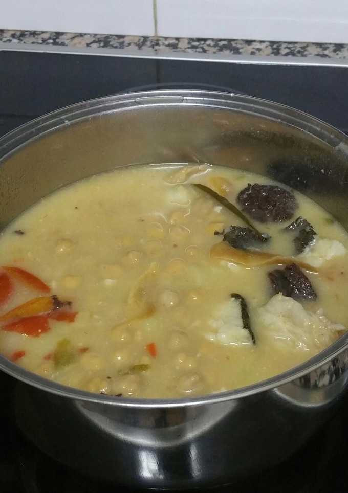 Una foto de Potaje de garbanzos y bacalao al estilo de mi pueblo