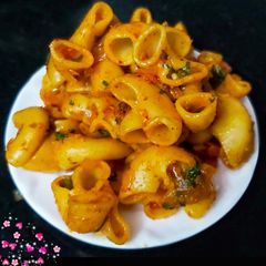 A picture of Masala Macroni.