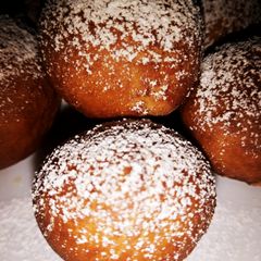 A picture of Sweet potato balls.