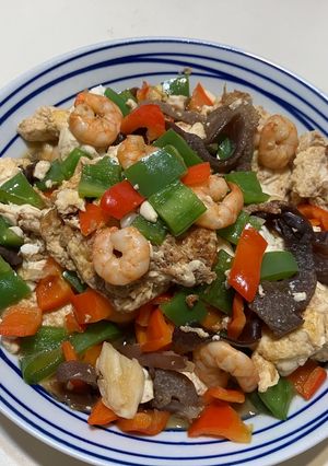 青紅椒炒嫩豆腐雞蛋蝦仁 的食譜成品照片