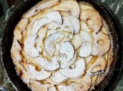 Una foto di mele e crema pasticcera
