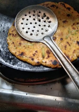 A picture of Thepla.