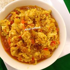 Simple egg sauce and white rice A picture of Simple egg sauce and white rice.