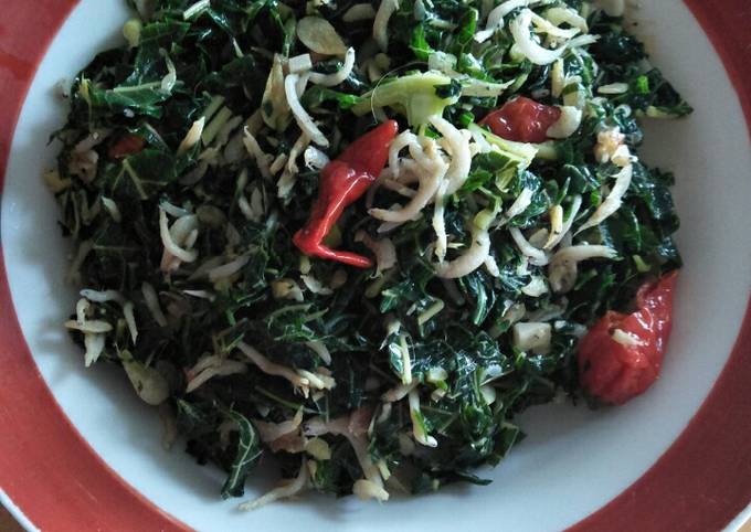 Bagaimana Membuat Tumis teri, daun pepaya yang Menggugah Selera