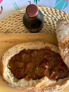 Una foto de Goulash húngaro - Guiso de ternera