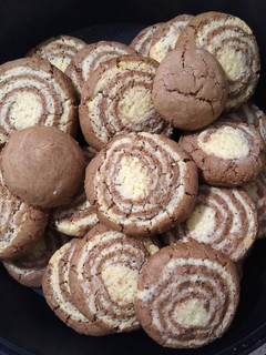 Una foto de Galletitas mixtas vainilla y chocolate💜
