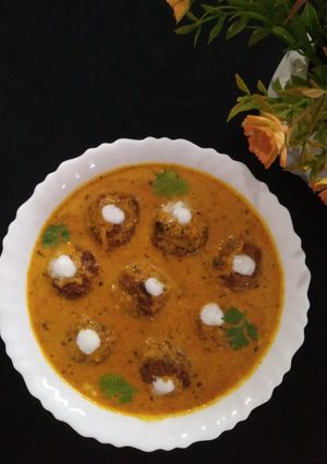 A picture of Lauki Kofta Curry.