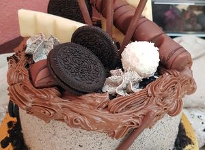 Foto principal de Drip Cake de Chocolate, Café y Oreo
