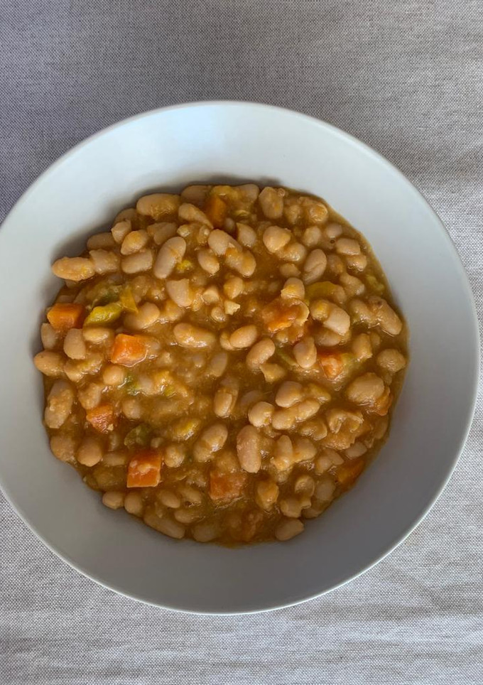 Una foto de Alubias con verduras