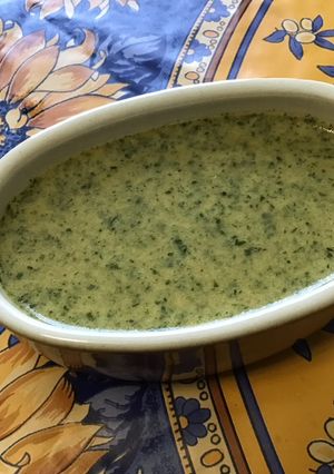 Une photo de Sauce salade épicée moutarde ail gingembre