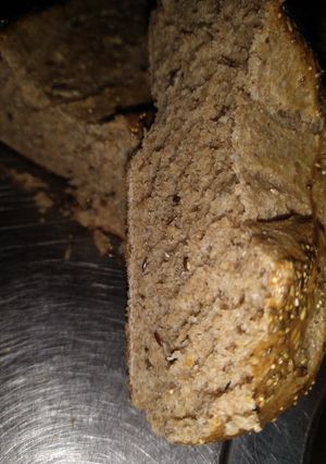Una foto de Pan integral con semillas
