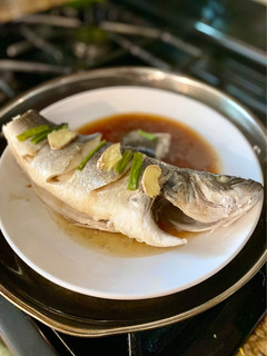 簡易清蒸鱸魚 (免蒸籠) 的食譜成品照片