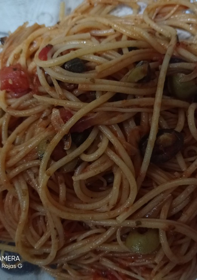 Una foto de Spaghettis y capellines a la putanesca
