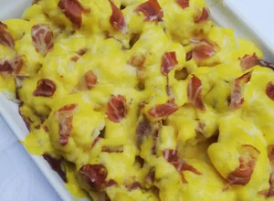 Foto principal de Coliflor al horno con cúrcuma y bacon