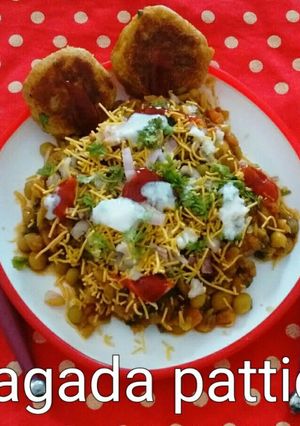 रगड़ा पेटिस रेसिपी मुख्य फोटो